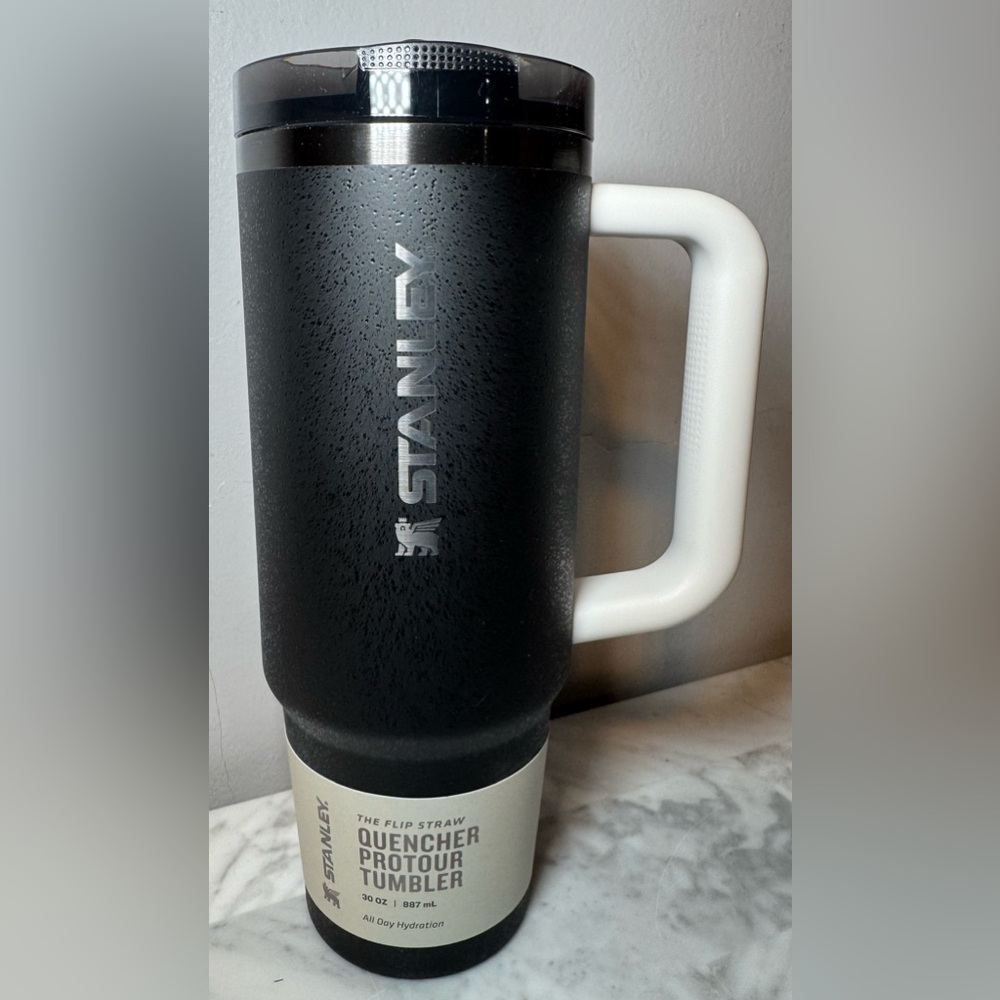 ✨🆕 Stanley 30 oz Shadow Moon Quencher ProTour Flip Straw Tumbler W/ White Handle